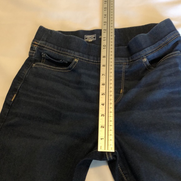 Women’s size 8 signature by Levi Strauss totally slimming pull on skinny jeans - Picture 5 of 12